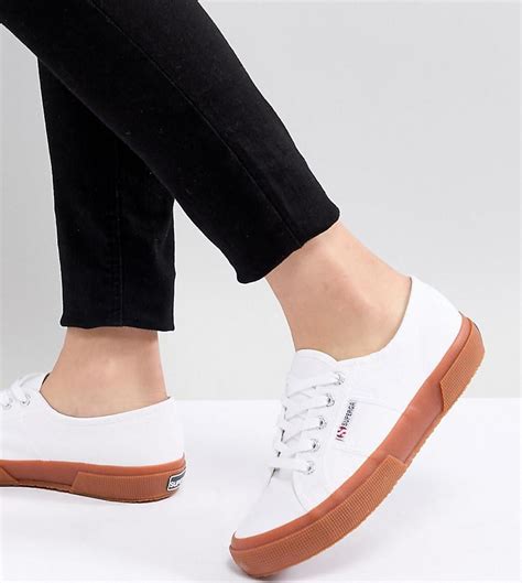 women's classic canvas sneakers.